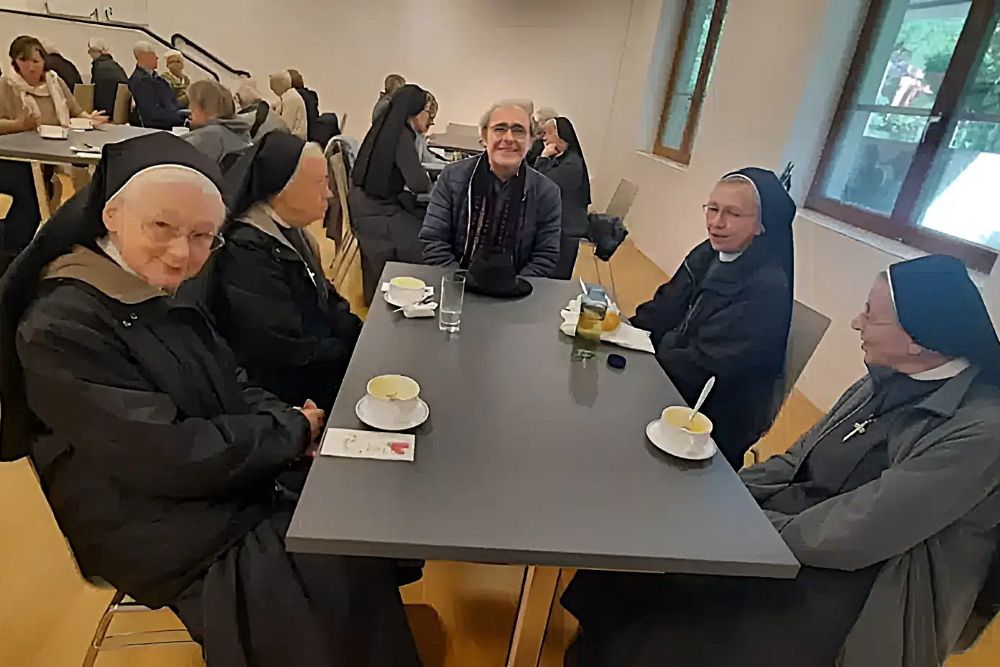 Gemütliches Beisammensein / Manikumar Arepalli OSFS Gemütliches Beisammensein