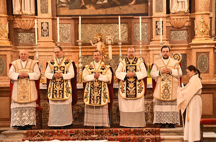 Dem Festgottesdienst am Ostersonntag im Stift St. Lambrecht stand diesmal der Grazer Weihbischof Johannes Freitag vor.