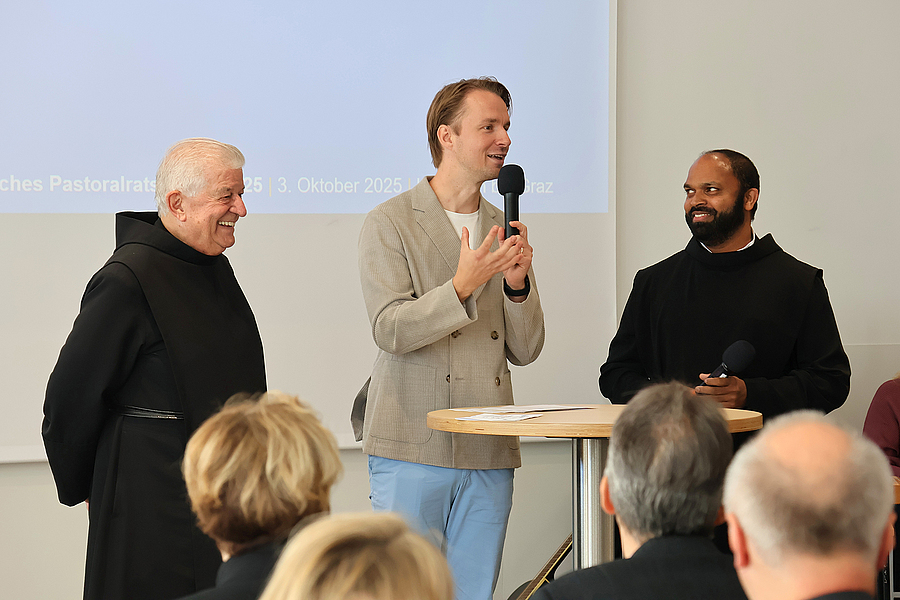 Provinzial Frater Saji Mullankuzhy (rechts) unterstrich: „Hospitalität ist unsere Grundhaltung.“ / Barmherzige Brüder Provinzial Frater Saji Mullankuzhy (rechts) unterstrich: „Hospitalität ist unsere Grundhaltung.“