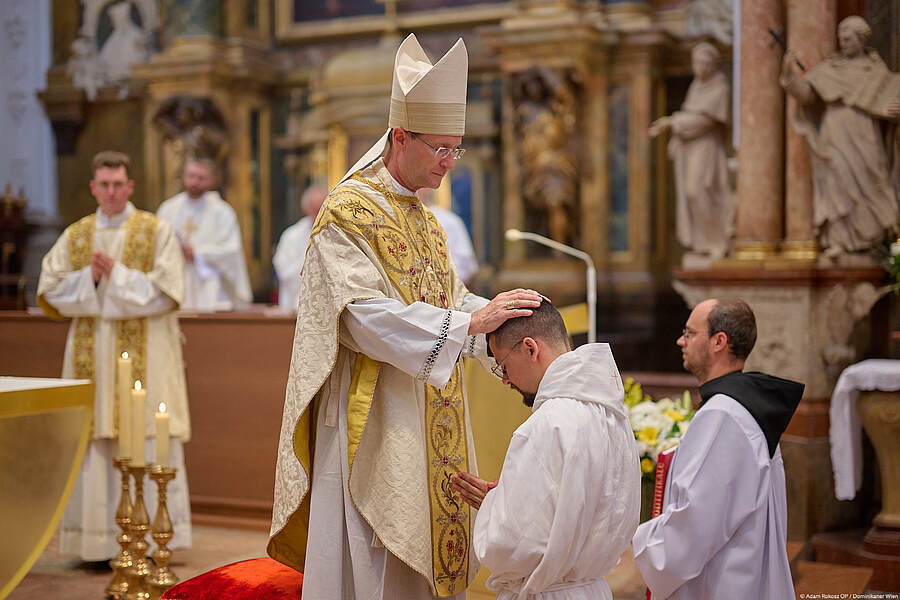 fr. Dominicus Maria Armbruster wurde am 30. August 2025 von Weihbischof Stephan Turnovszky zum Diakon geweiht.