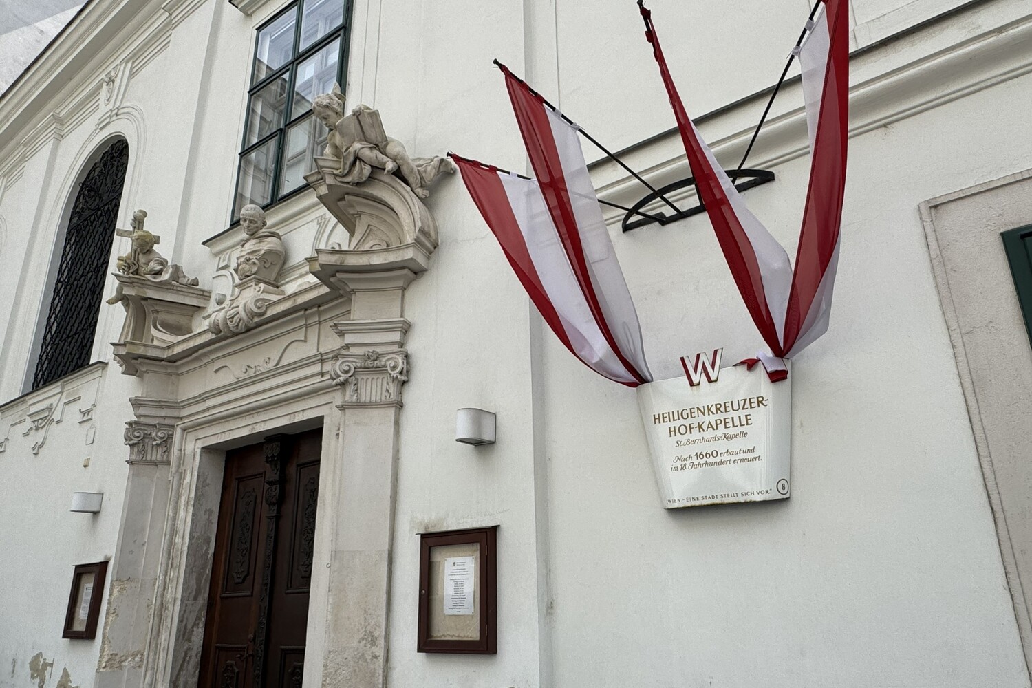 Eingang zur Bernardikapelle im Heiligenkreuzer Hof / ÖOK/ml Eingang zur Bernardikapelle im Heiligenkreuzer Hof