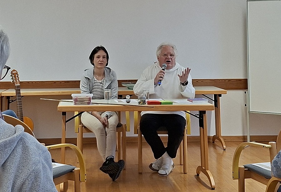In Seitenstetten sprachen der Benediktiner P. Johannes Pausch und Krisine Proleta über das Thema „Spiritualität – Resilienz – Was der Seele guttut“.