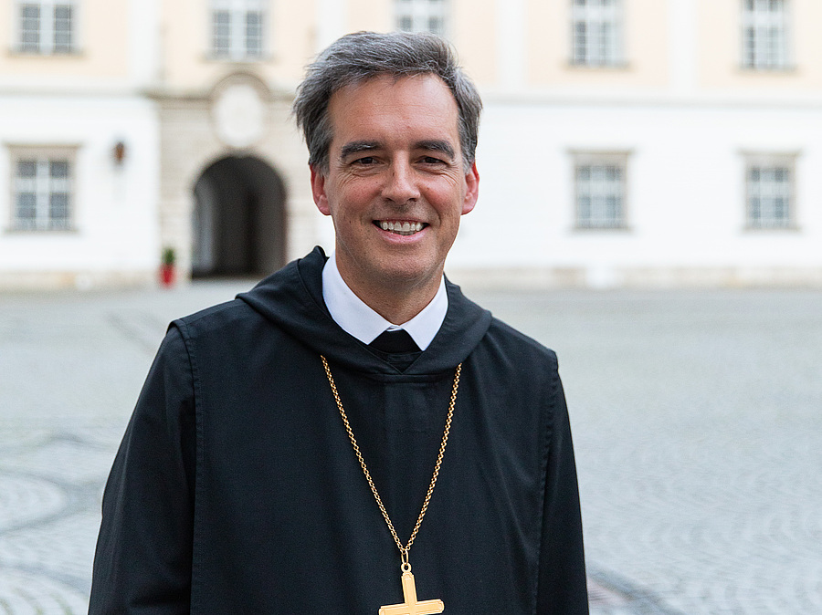 Abt Bernhard Eckerstorfer hat sich erschüttert über die am 1. Juli 2026 vollzogenen Bischofsweihen der Priesterbruderschaft St. Pius X. geäußert und vor einer Verharmlosung des Geschehenen gewarnt.