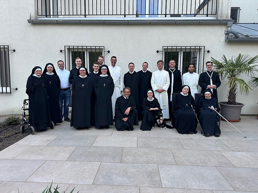 Am Wien-Tag besuchten die Novizen unter anderem die Benediktinerinnen der Anbetung. / P. Maximilian Krenn Am Wien-Tag besuchten die Novizen unter anderem die Benediktinerinnen der Anbetung.
