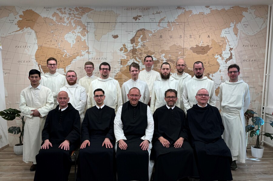 Am Wien-Tag besuchten die Novizen auch „Missio Österreich“. / P. Maximilian Krenn Am Wien-Tag besuchten die Novizen auch „Missio Österreich“.