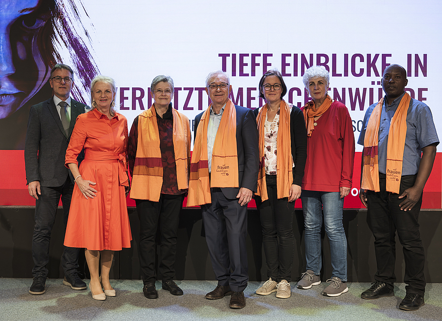 v.l.n.r.:Manfred Hofmann, Gabriele Hofer-Stelzhammer, Sr. Maria Schlackl, P. Hans Eeidenberger SM, Helga Prühlinger, Lore Beck und Gaspard Nyungura / © Martin Maria Eder v.l.n.r.:Manfred Hofmann, Gabriele Hofer-Stelzhammer, Sr. Maria Schlackl, P. Hans Eeidenberger SM, Helga Prühlinger, Lore Beck und Gaspard Nyungura
