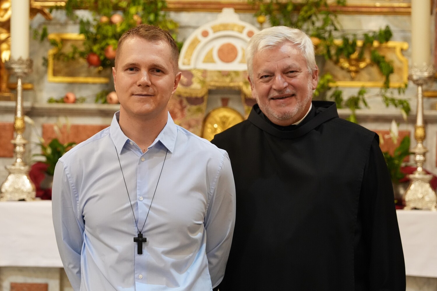 Novize Maroš Barjak mit Provinzial Rudolf Knopp