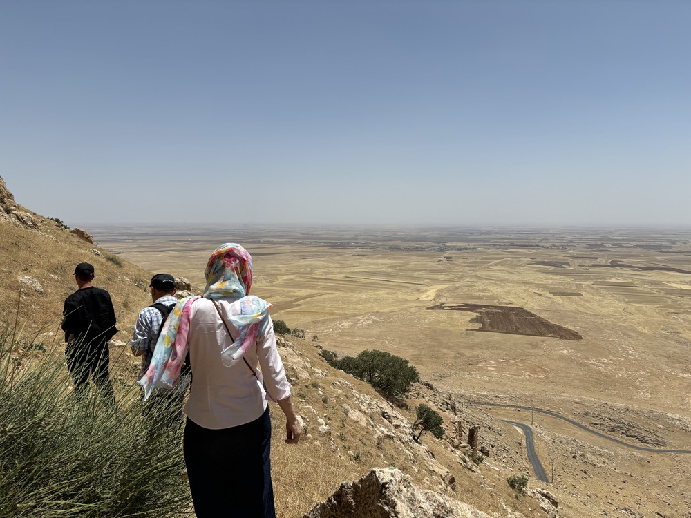 Vom Kloster Mor Augin sieht man die Tiefebene weit über die syrische Grenzen hinaus. 